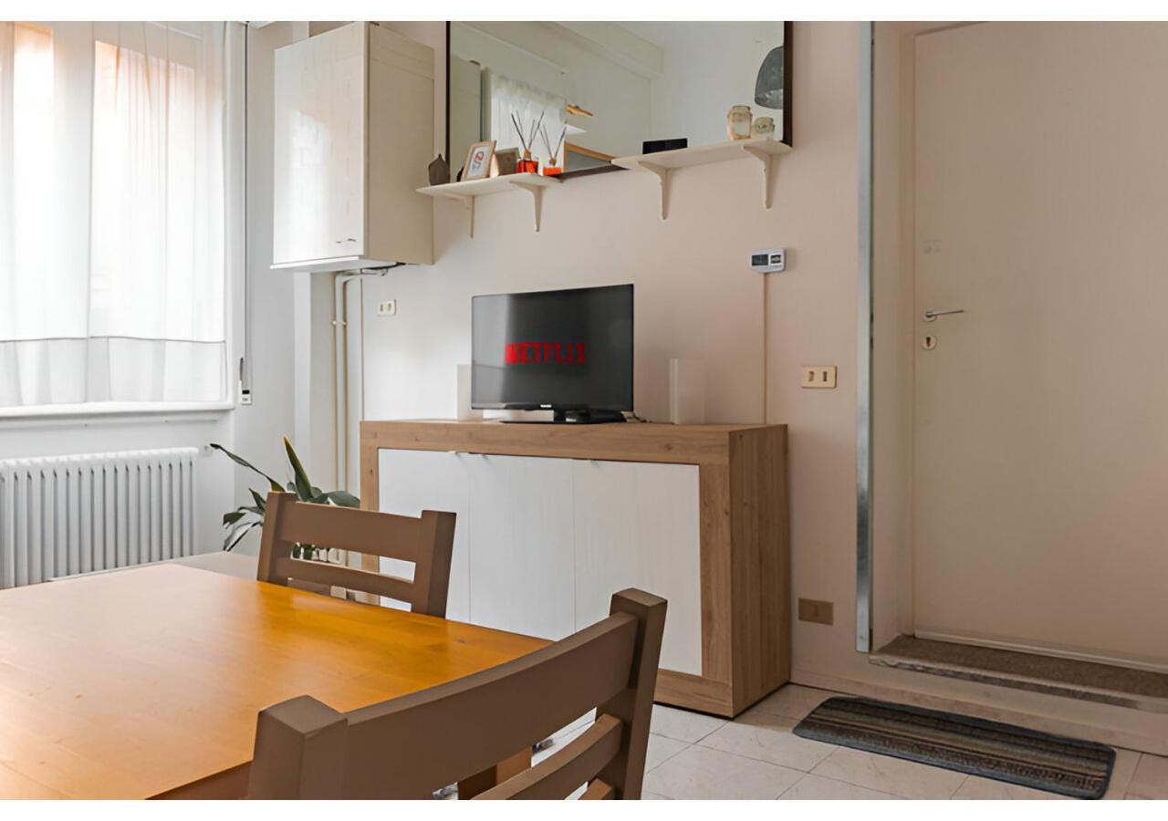 Free Parking - 5 Min By Walk From City Center Como Buitenkant foto